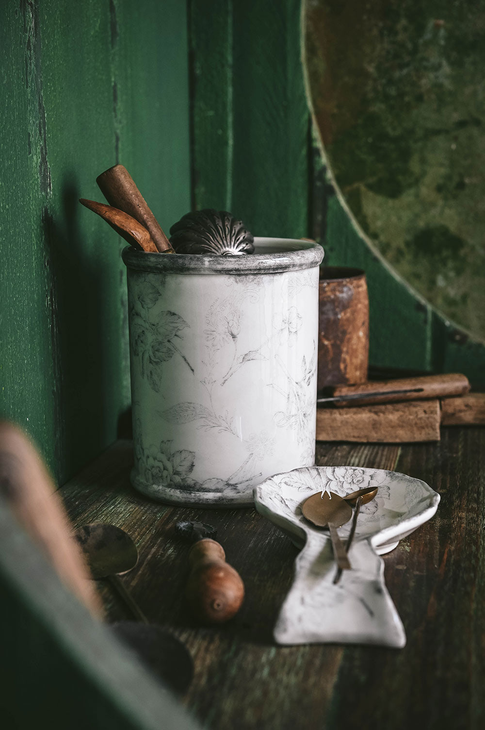 Hand-Painted Ceramic Spoon Rest - Grey Garden