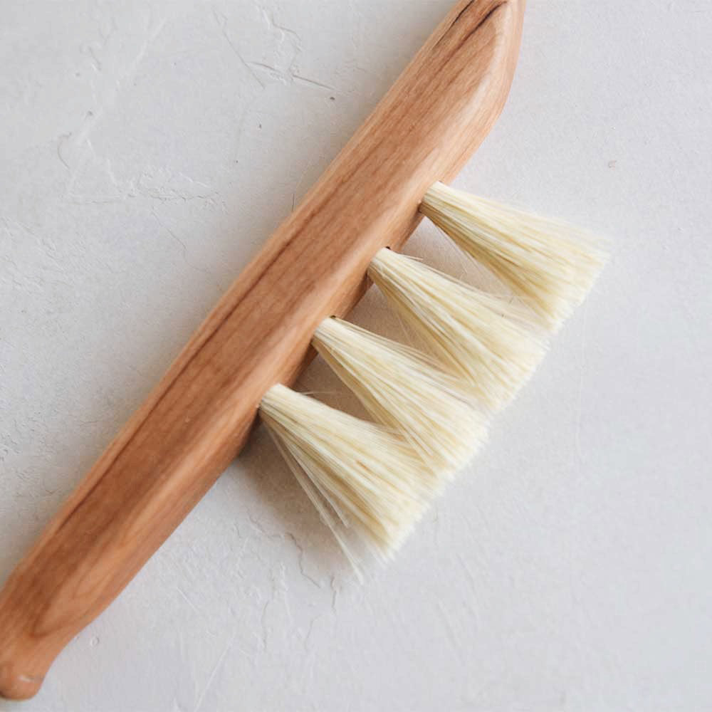 Medium Wooden Counter Brush No. MT0976