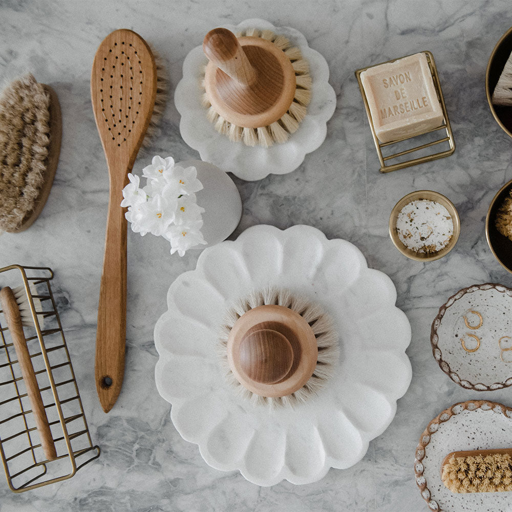 Round Face Brush