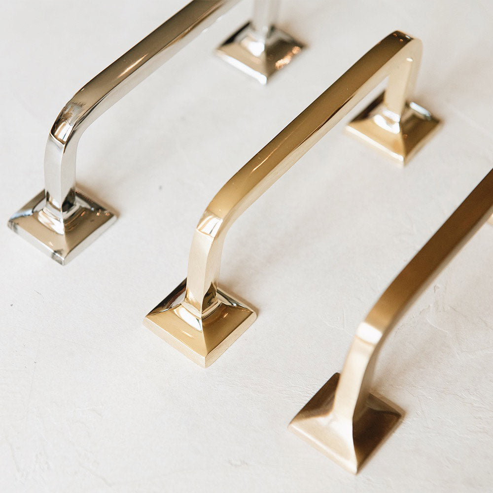 Roan Iris Cabinet & Drawer Pull