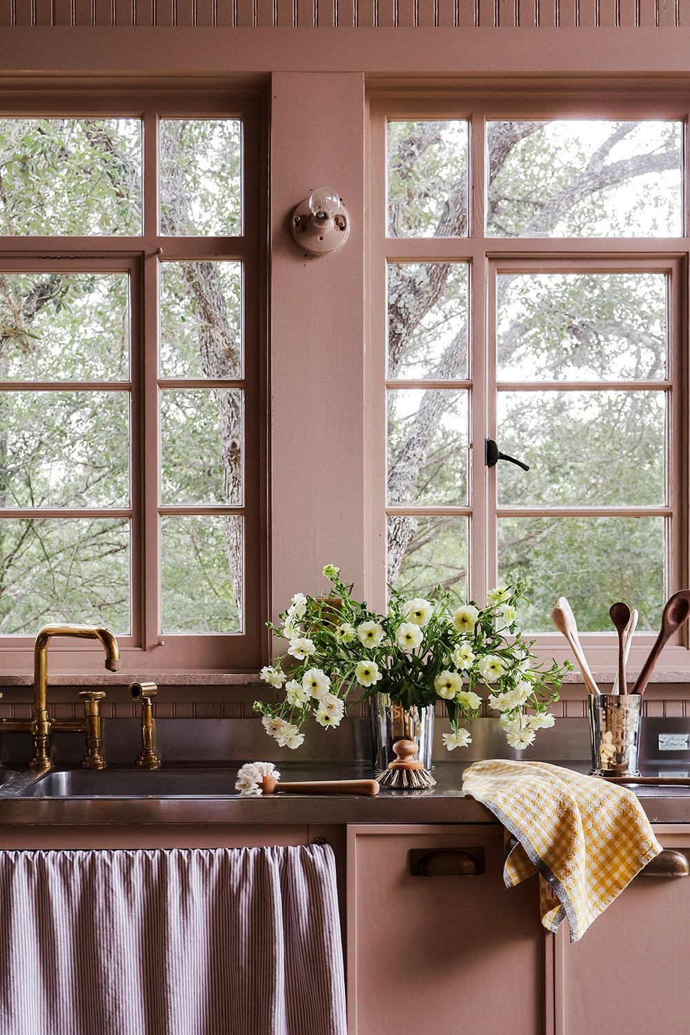 roan-iris-kitchen3.jpg