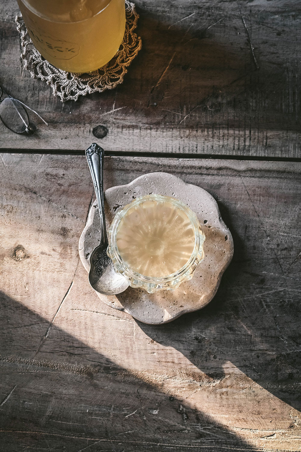 Round Travertine Petal Tray