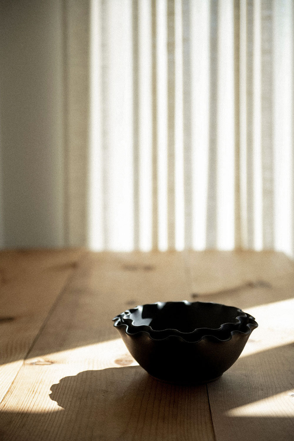 Ceramic Wave Bowl - Black