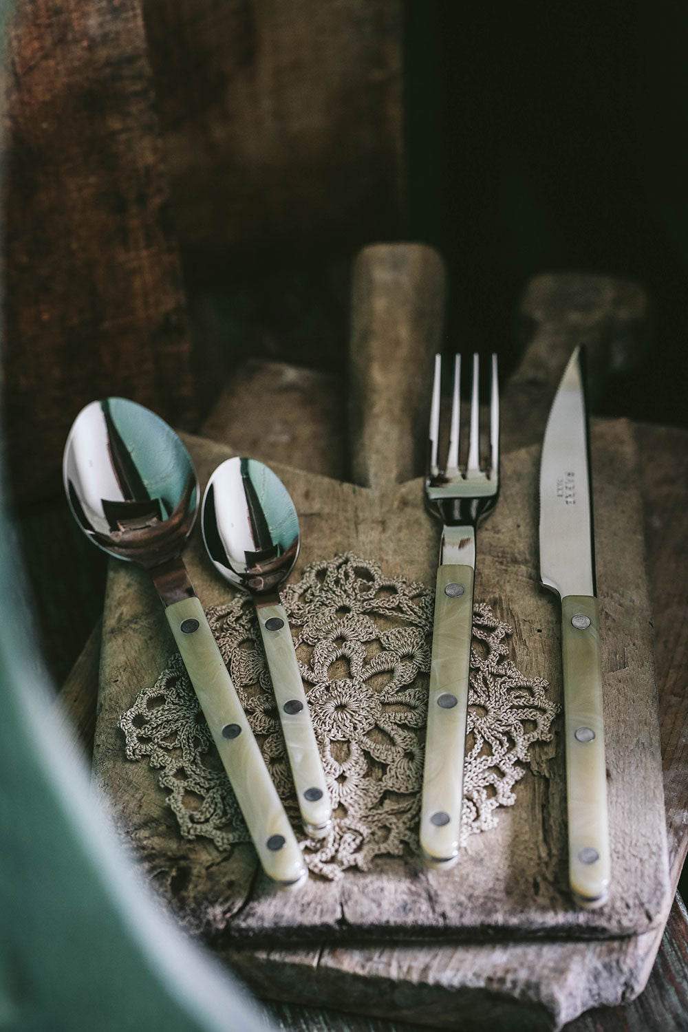 Cream Flatware Set