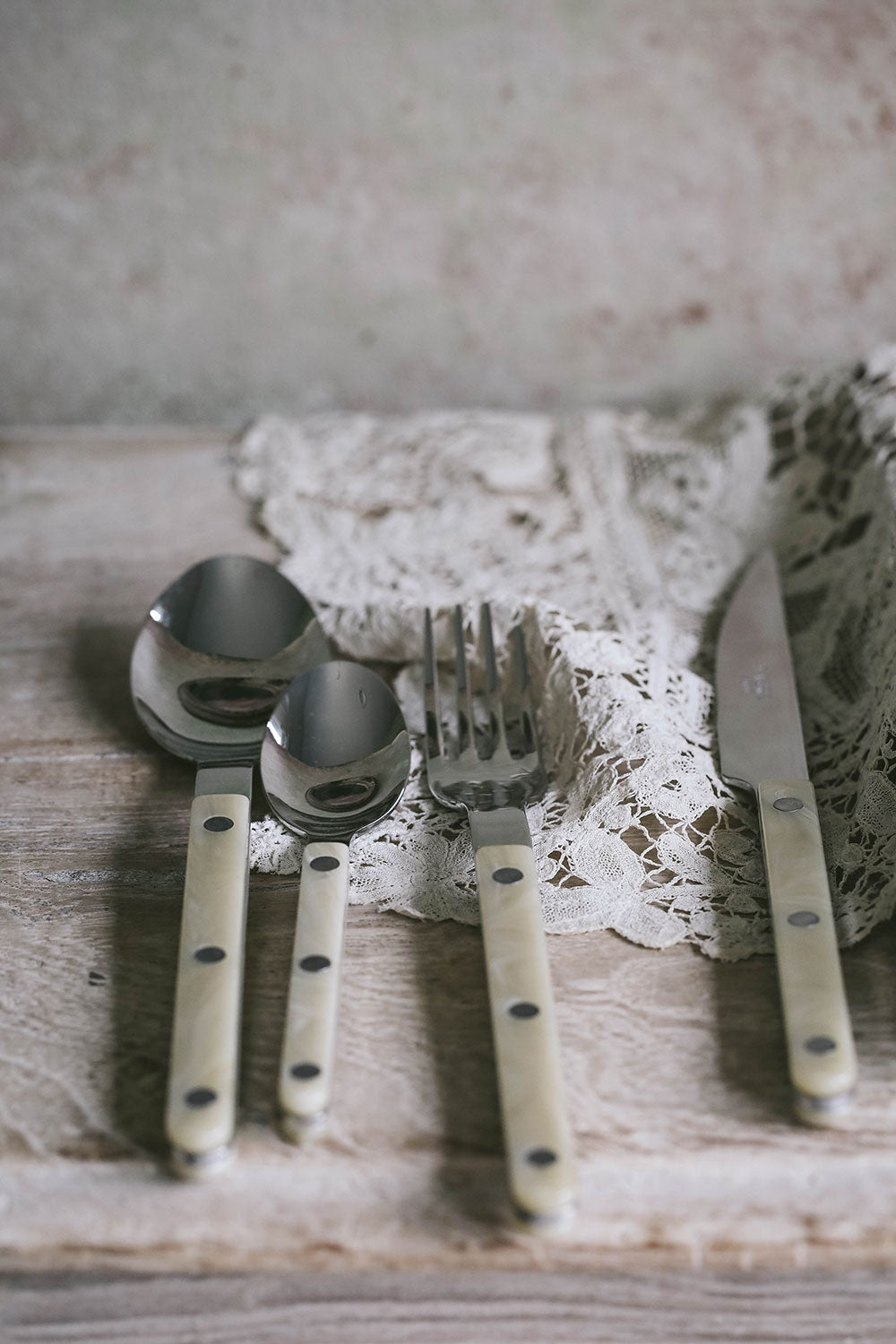 Cream Flatware Set