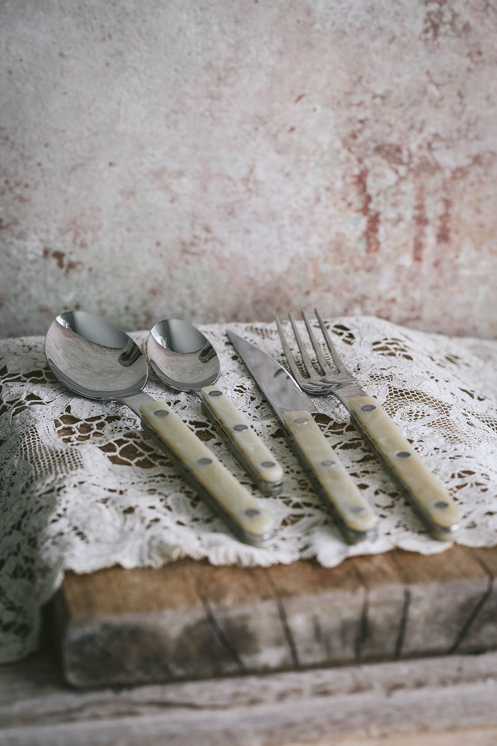 Cream Flatware Set