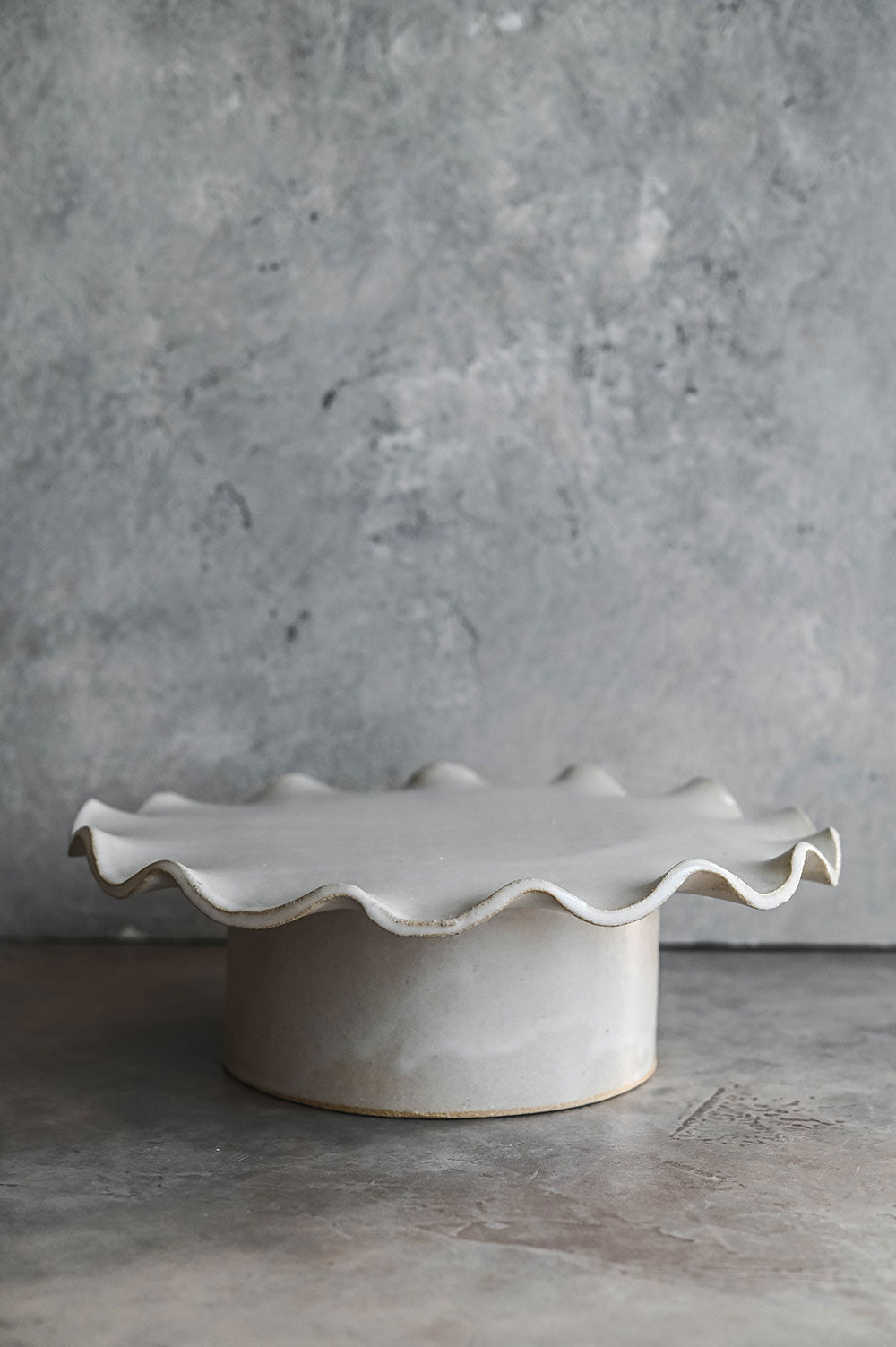 Ceramic Wave Pedestal Cake Stand