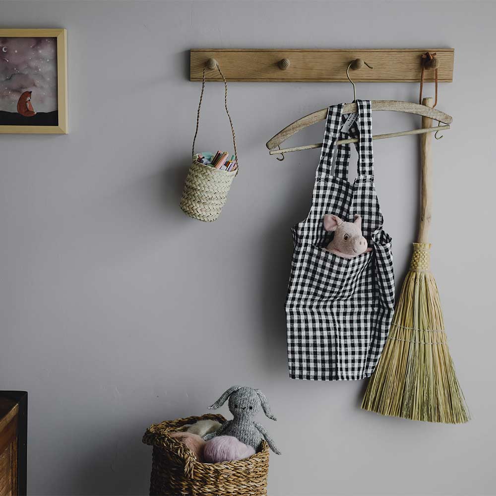 Oak Shaker Peg Rail - 6 Peg