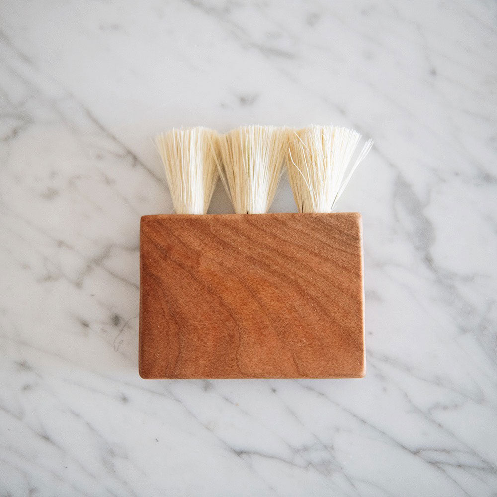 Medium Wooden Counter Brush No. MT0932